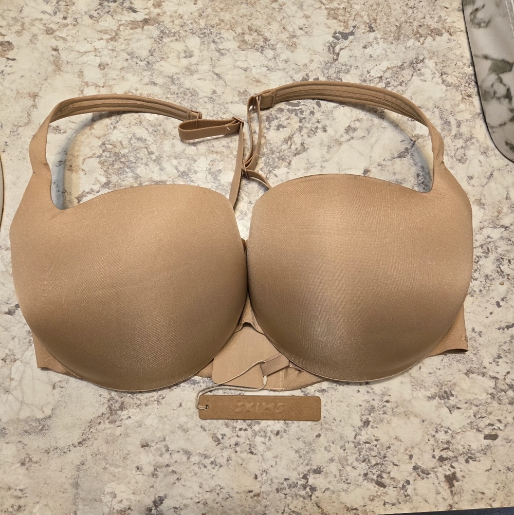 SKIMS Nude Toned Smooth Underwire Bra